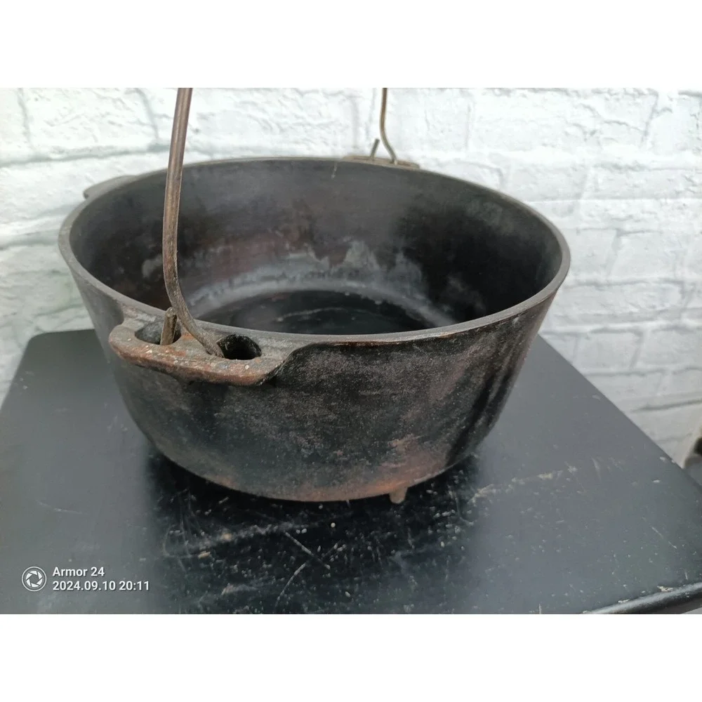 Griswold Cast Iron Pot 10,  3 Footed Cauldron  Antique Hanging (Has Crack) RARE
